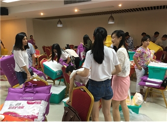 帶著豐厚的獎品回家啦！