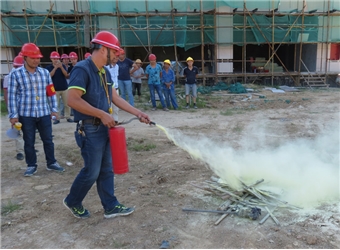 滅火器演練